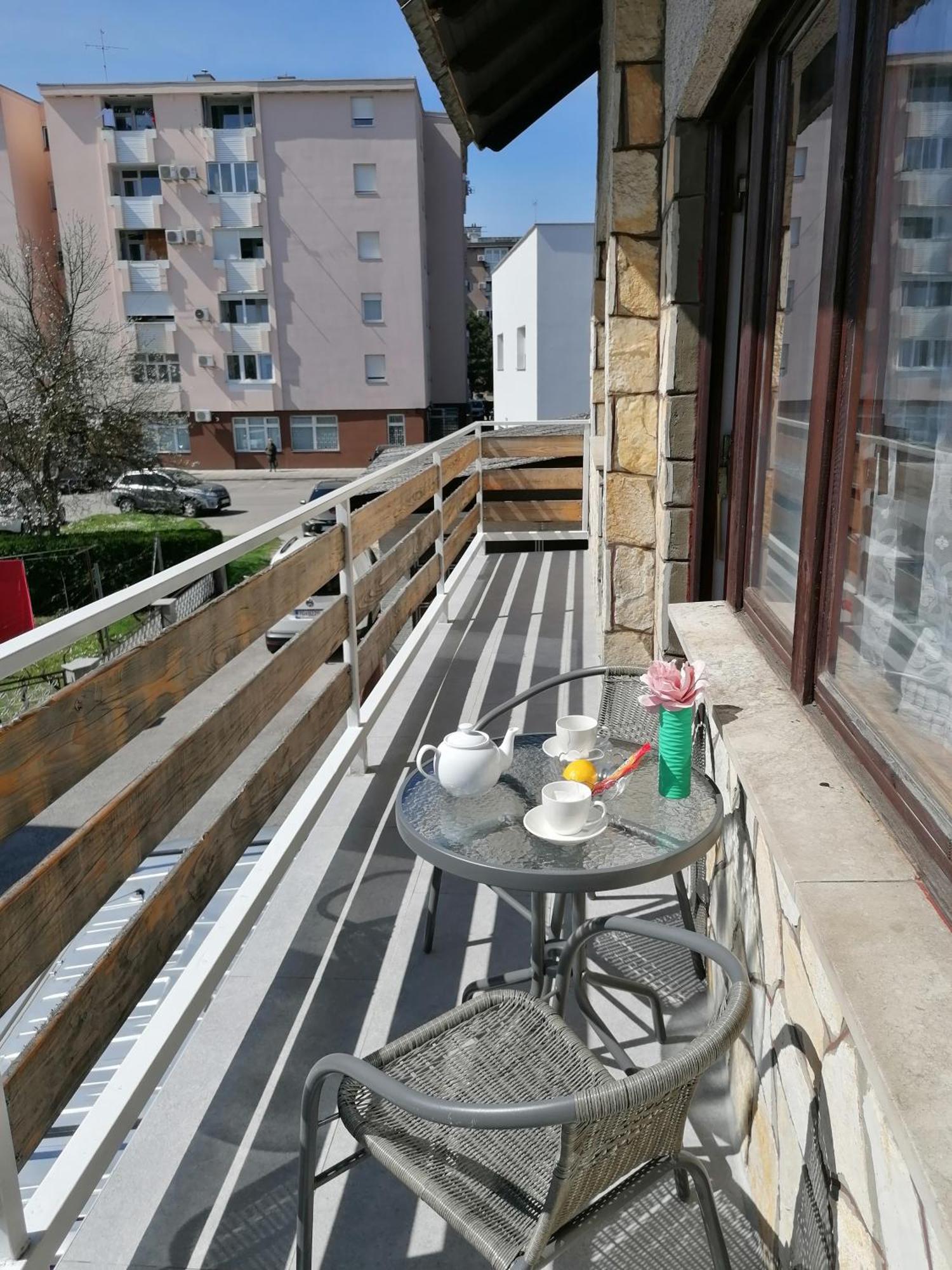 Cozy 1-Bdrm Apt In Dubec, Ideal For Work Or Study Sesvete Eksteriør bilde