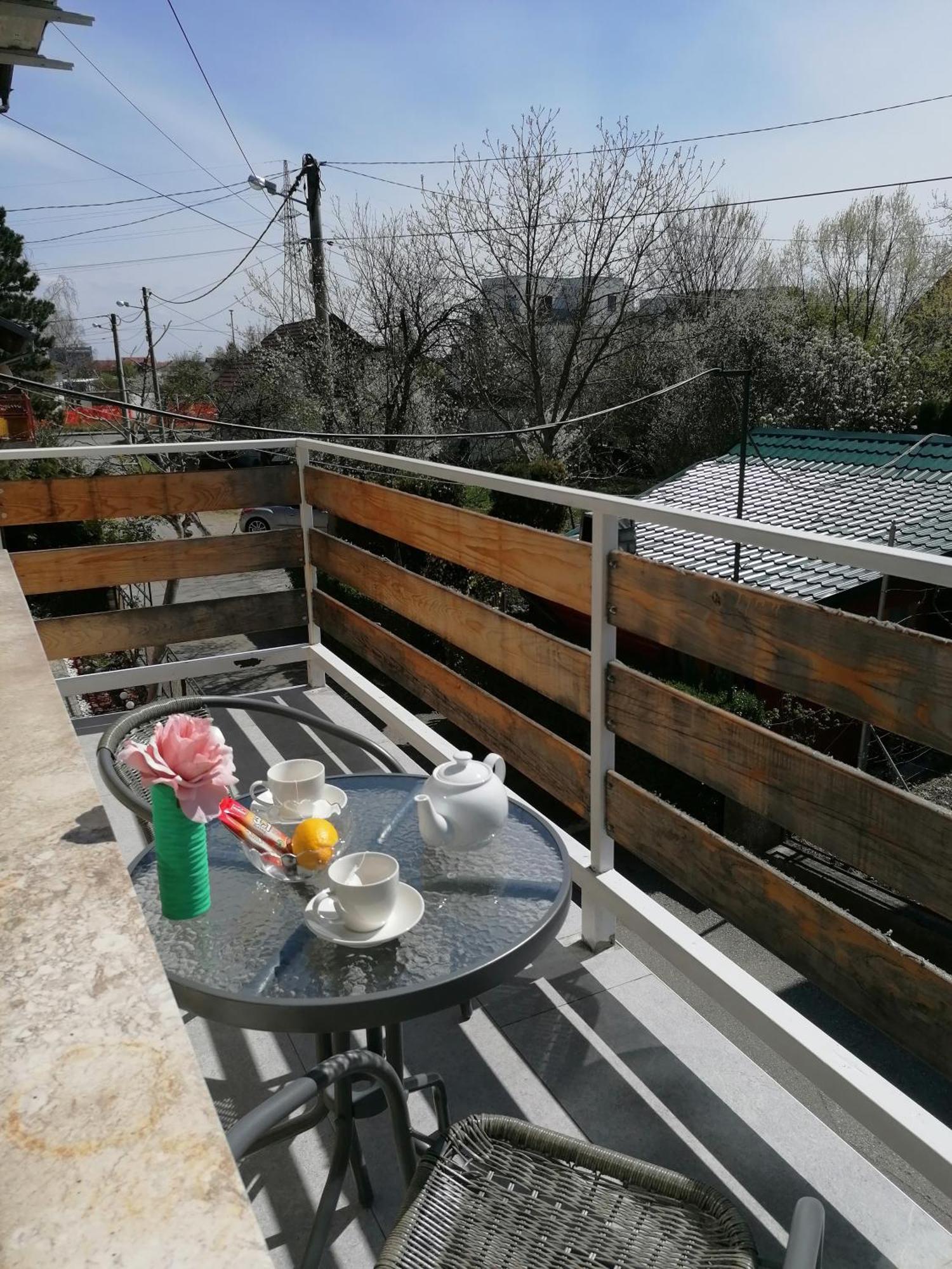 Cozy 1-Bdrm Apt In Dubec, Ideal For Work Or Study Sesvete Eksteriør bilde