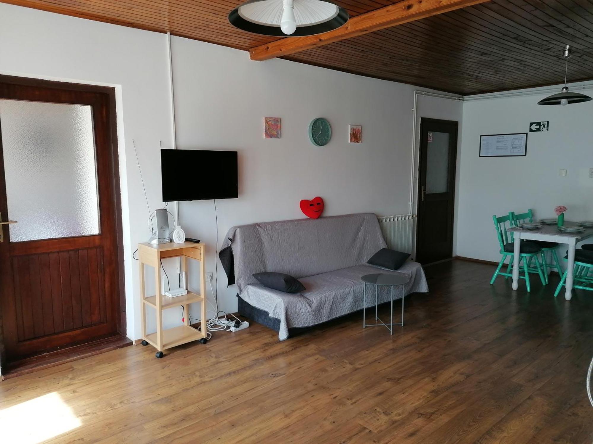 Cozy 1-Bdrm Apt In Dubec, Ideal For Work Or Study Sesvete Eksteriør bilde